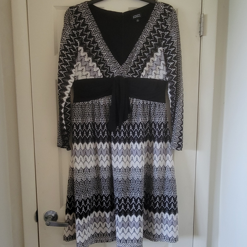Vintage Adrianna Papell Size 16 Black/White/Grey/Silver Plunge Dress